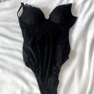 Skin-Tight Black Lace Lingerie Body Suit. Black. Size:XS. New. WINDSOR